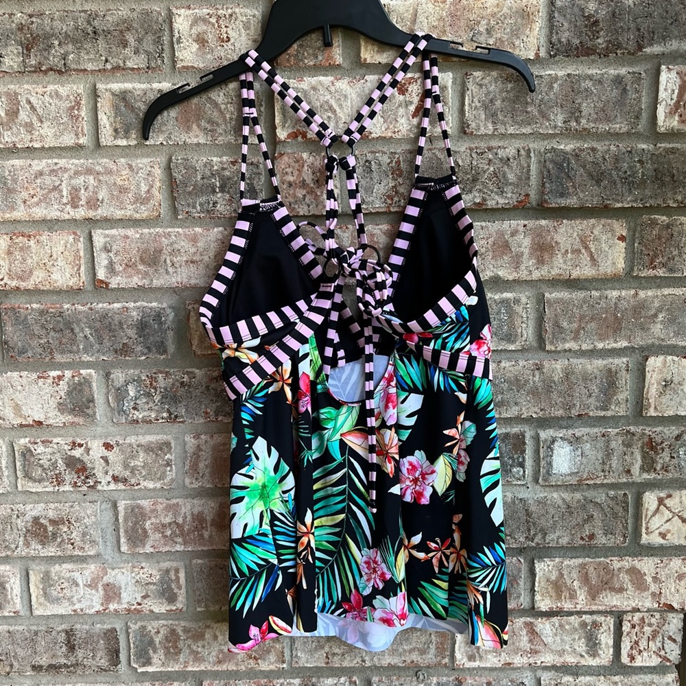 🍒💣 Hawaiian inspired bathing suit top - Picture 6 of 8